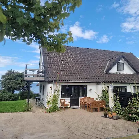 Villa Waterfront For Multiple Generations *