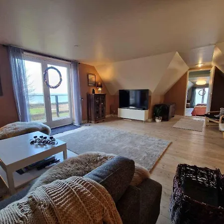 Waterfront For Multiple Generations *