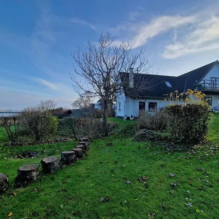 Waterfront For Multiple Generations *