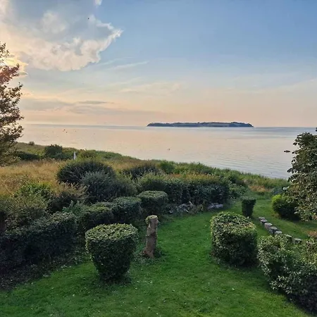 Waterfront For Multiple Generations Villa *