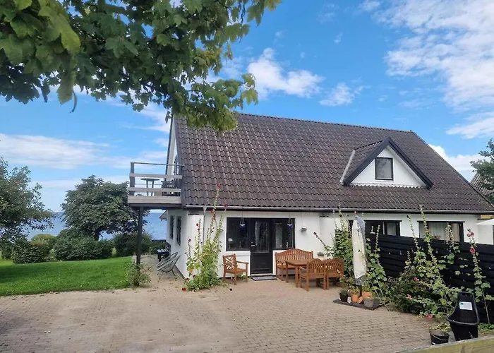 Villa Waterfront For Multiple Generations *