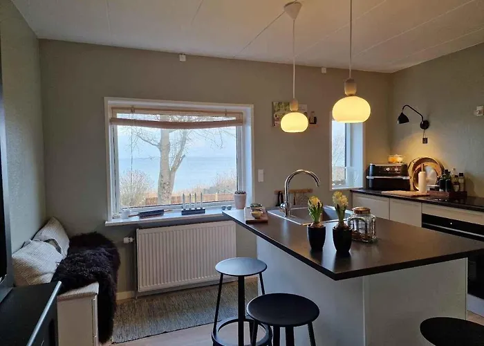 Villa Waterfront For Multiple Generations