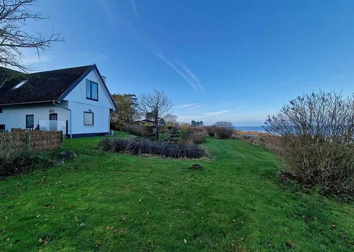 Waterfront For Multiple Generations *